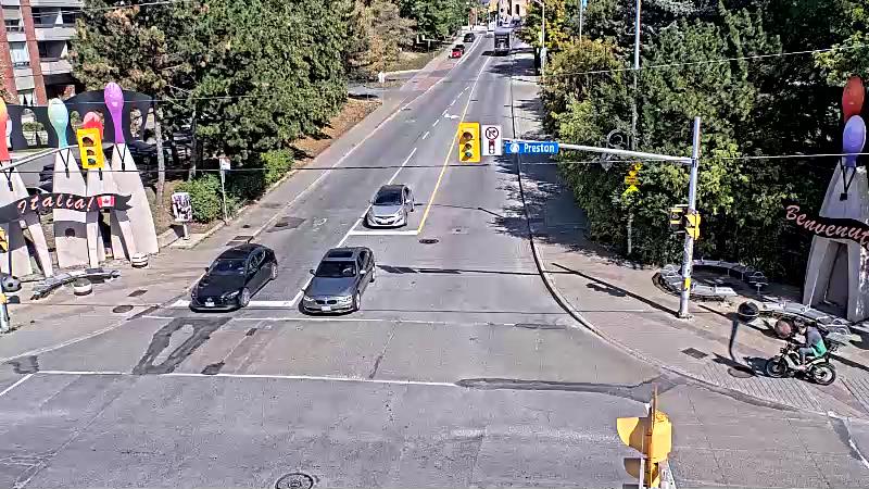 Traffic camera image at 2025-09-14 18:20:23