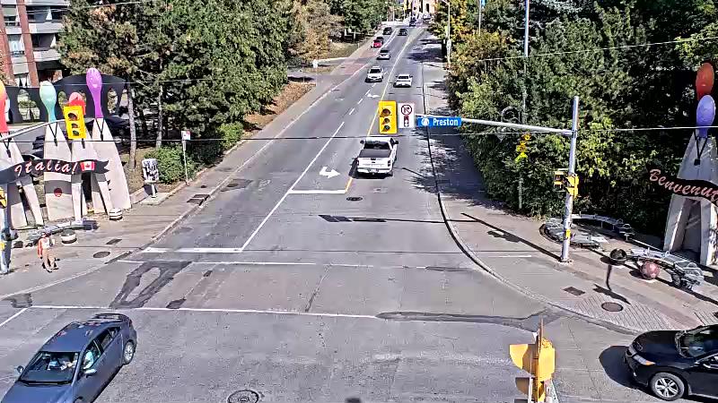 Traffic camera image at 2025-09-14 18:35:24