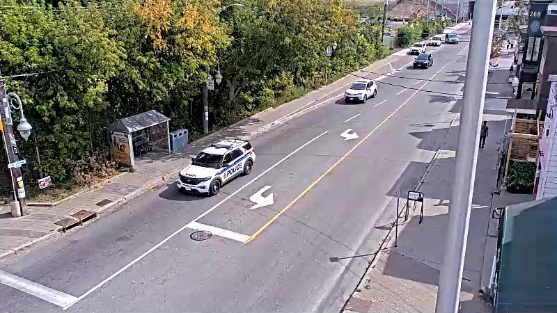 Traffic camera image at 2025-09-17 18:05:23