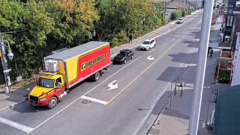 Traffic camera image at 2025-09-17 18:35:29