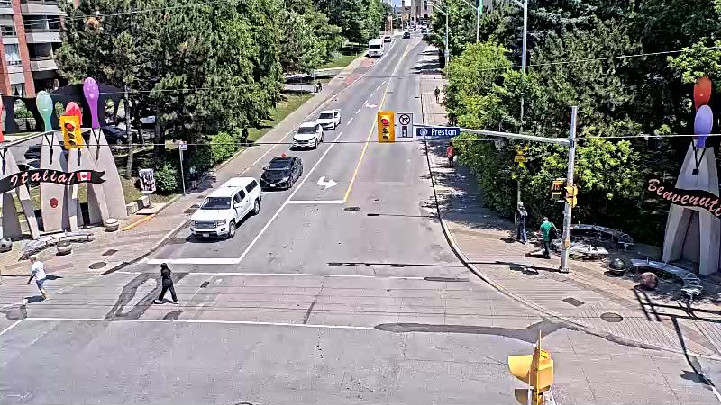 Traffic camera image at 2025-06-30 17:00:32