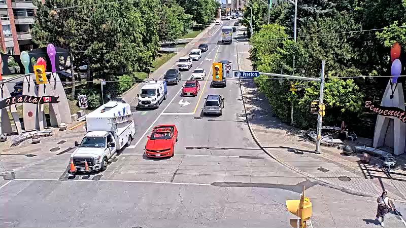 Traffic camera image at 2025-06-30 17:05:33