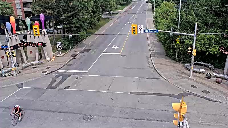 Traffic camera image at 2025-07-14 18:20:25