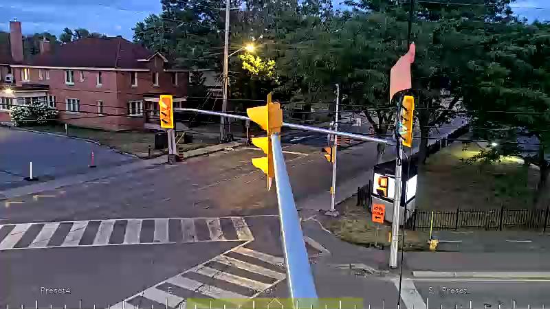 Traffic camera image at 2025-08-25 00:15:26