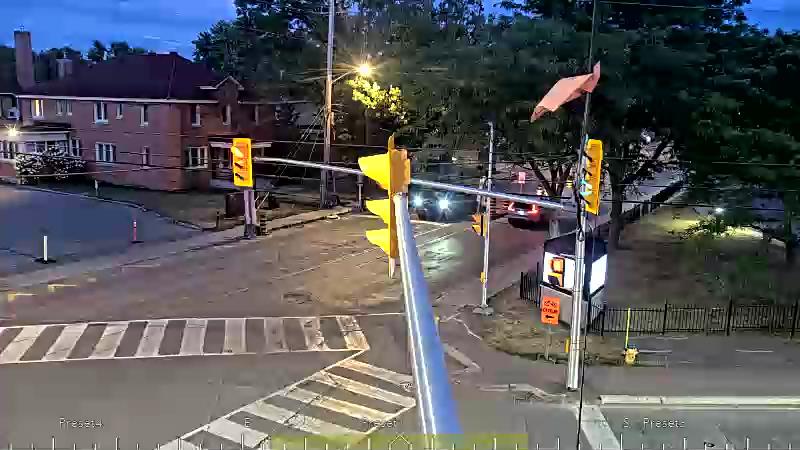 Traffic camera image at 2025-08-25 00:20:23