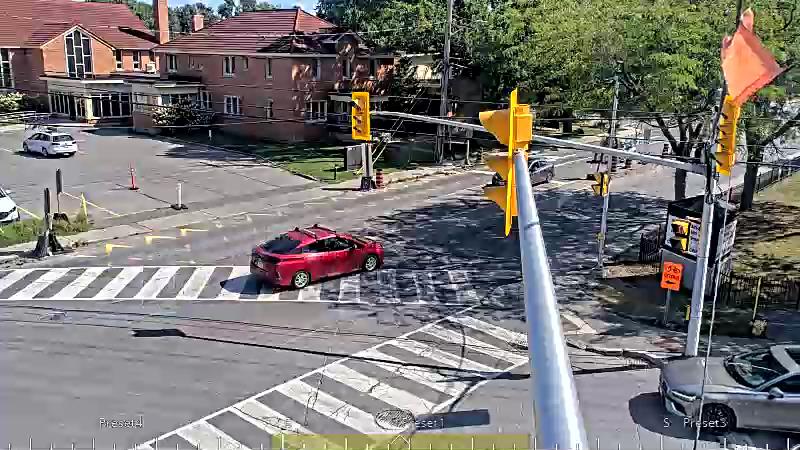 Traffic camera image at 2025-09-14 17:40:25
