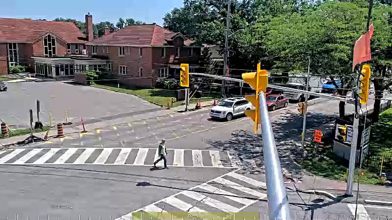 Traffic camera image at 2025-06-30 17:00:32