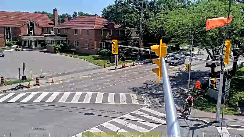 Traffic camera image at 2025-06-30 17:05:33