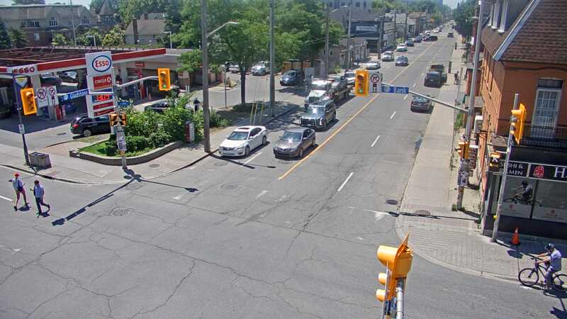 Traffic camera image at 2025-06-30 17:05:33