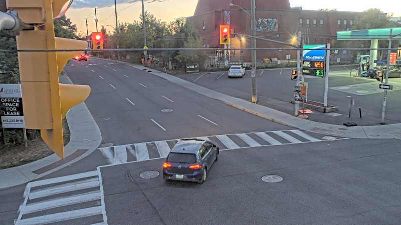 Traffic camera image at 2025-08-25 00:05:32
