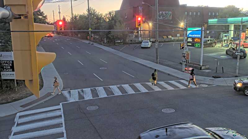 Traffic camera image at 2025-08-25 00:10:25