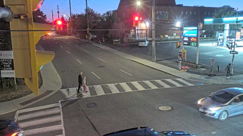 Traffic camera image at 2025-08-25 00:30:24