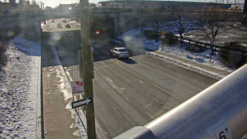 Traffic camera image at 2024-12-21 15:25:41