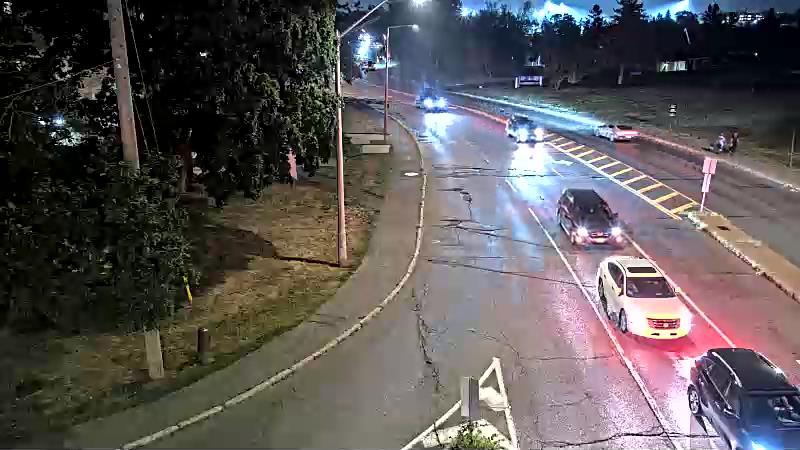 Traffic camera image at 2025-08-04 01:35:28