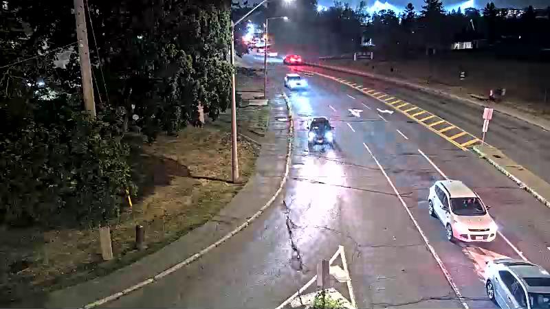 Traffic camera image at 2025-08-04 01:40:23