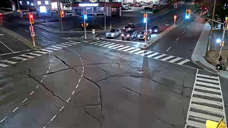 Traffic camera image at 2025-08-25 00:35:24