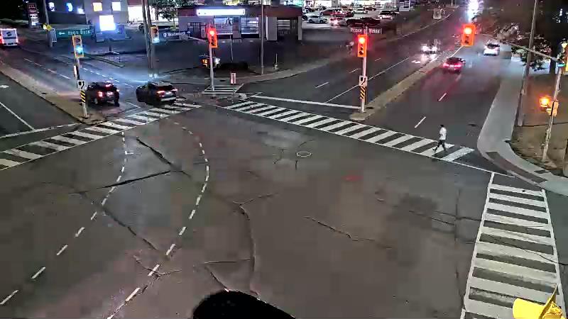Traffic camera image at 2025-08-25 00:40:25