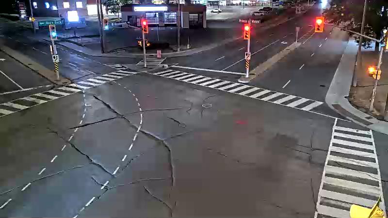 Traffic camera image at 2025-08-25 04:10:28
