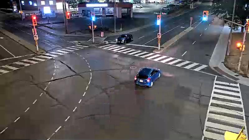 Traffic camera image at 2025-08-25 04:15:29