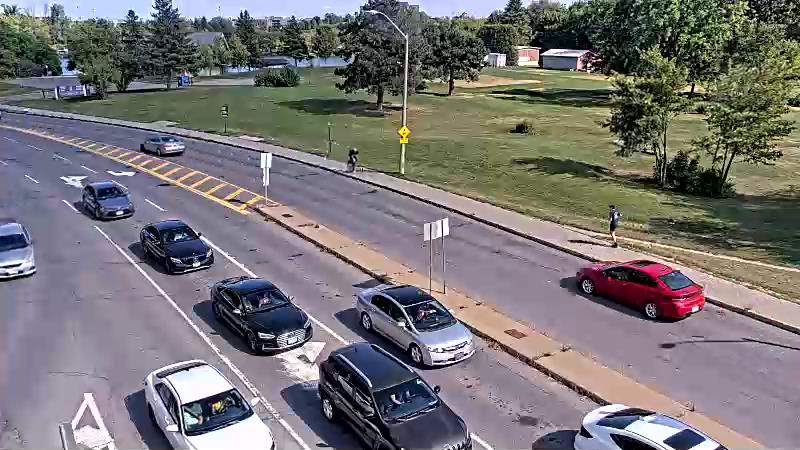 Traffic camera image at 2025-09-14 18:35:25